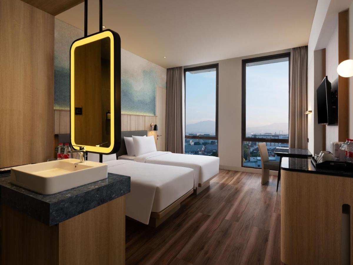 Hotel Santika Pasirkaliki Бандунг Екстер'єр фото